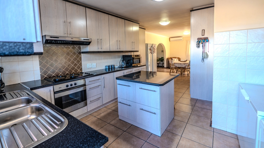 4 Bedroom Property for Sale in Morgenster Heights Western Cape